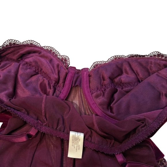 Victoria's Secret Burgundy Velvet Teddy Bodysuit
Vintage, Sz 36B - Picture 13 of 15